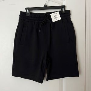 Men Medium Black Shorts Mid Length